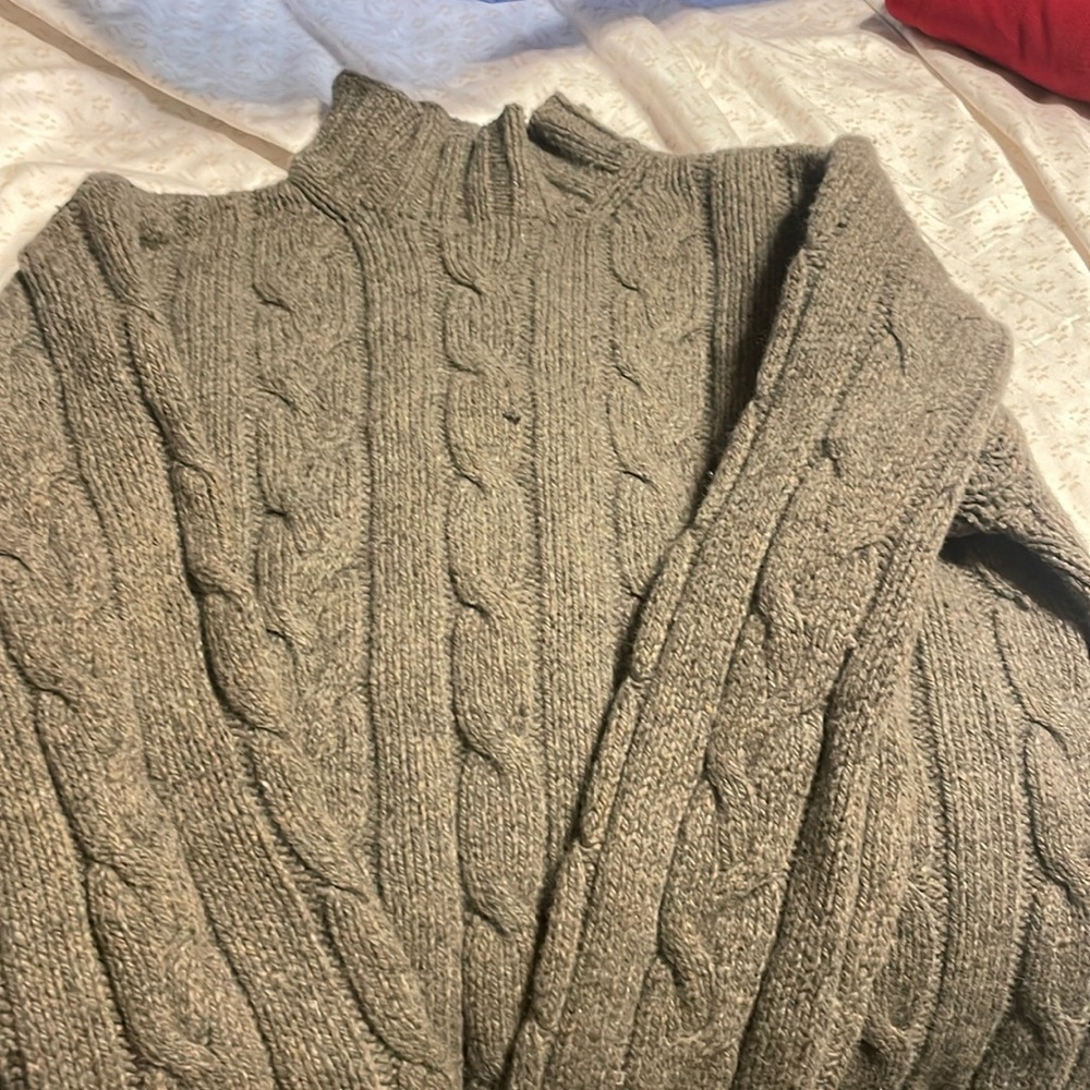 American Eagle turtleneck style sweater